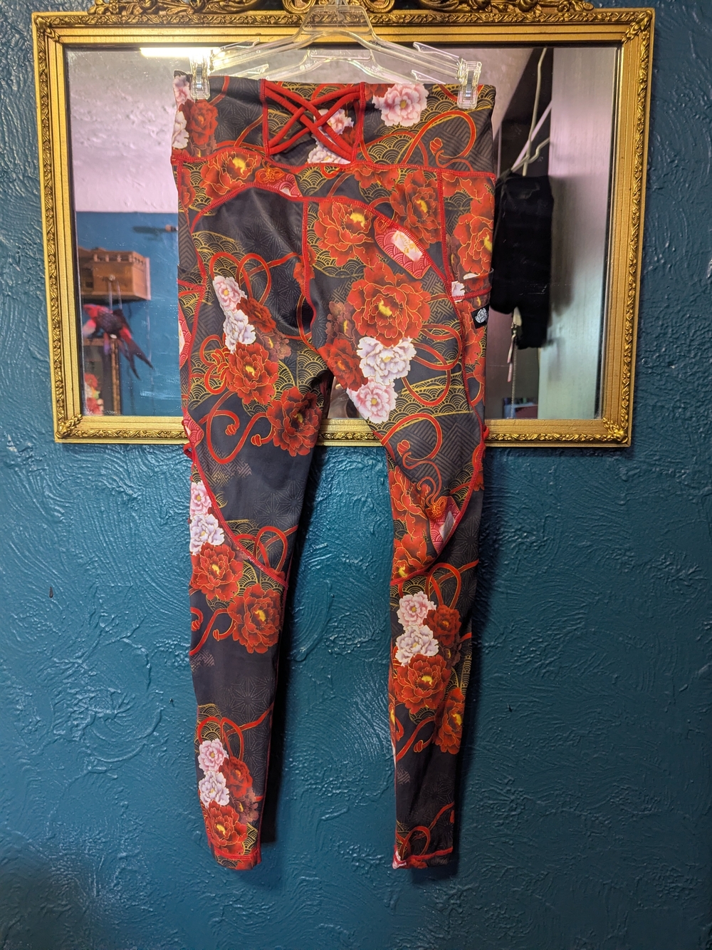Iron Yokai Peony Floral Red & Black High-Waist Women’s Bra And Shorts Set - Picture 7 of 8